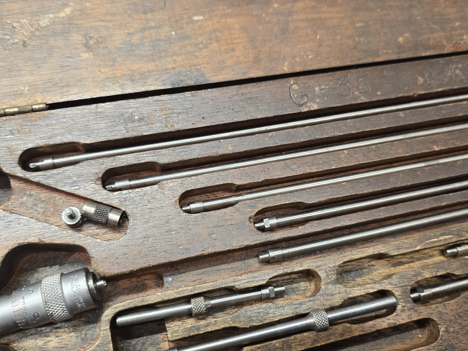 Vintage Starrett No. 124-B Machinist Inside Micrometer Set with Wooden Case USA
