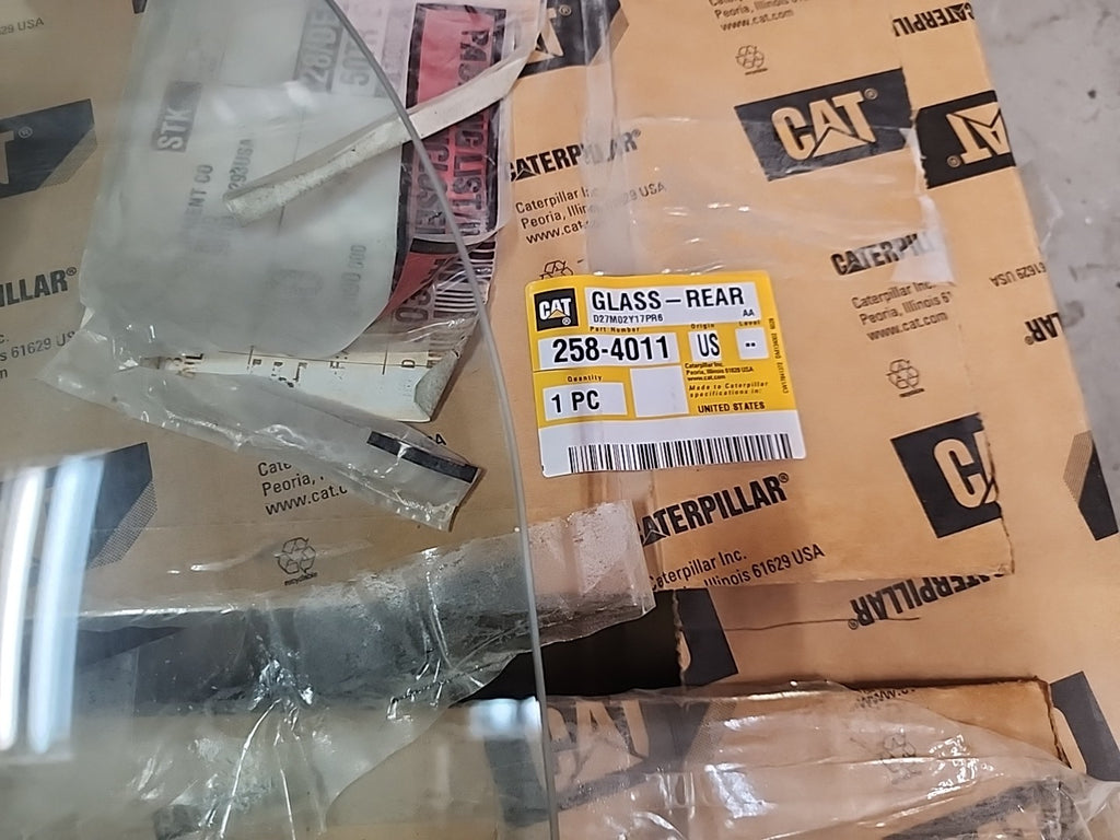 Front Door Glass 258-4011 2584011 For Caterpillar CAT Loader 246C 256C 262C OEM