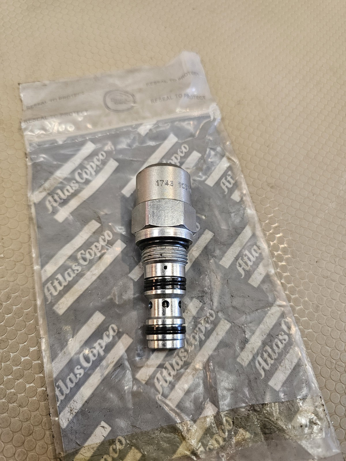 New Parker Danfoss 1CE300F35S8 Cartridge Valve Pilot Valve Epiroc