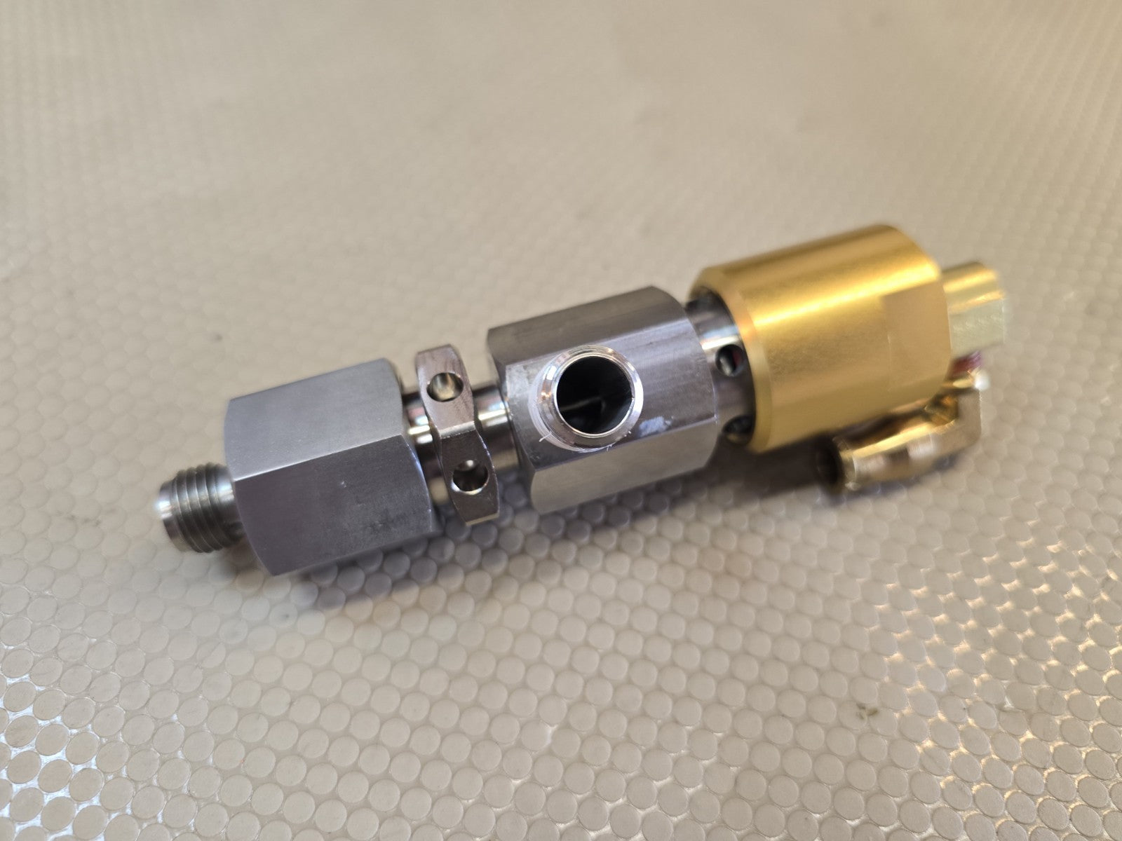 NEW RANSBURG CARLISLE Color Changing Valve CCV-403-SS / 403-SS-E