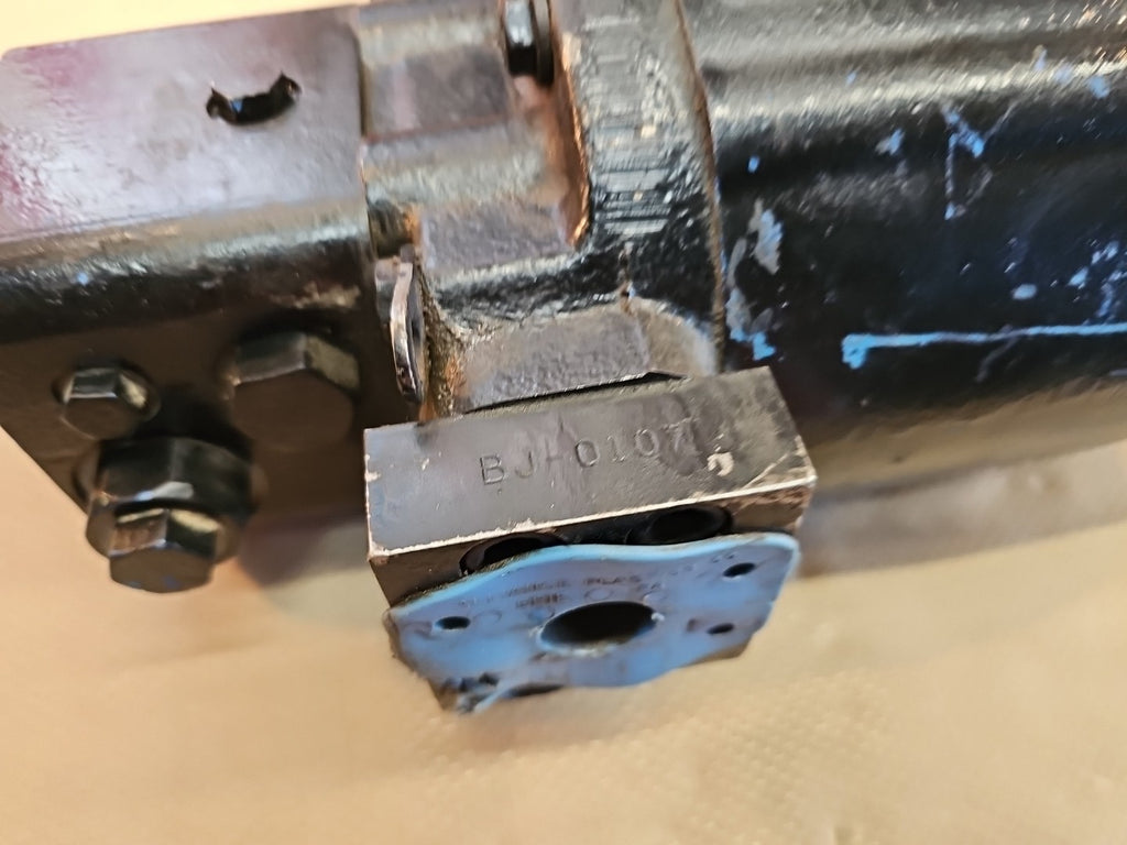 Eaton 5433-119 Fixed Displacement Piston Motor - 5.43 in³/r Displacment 3933-006