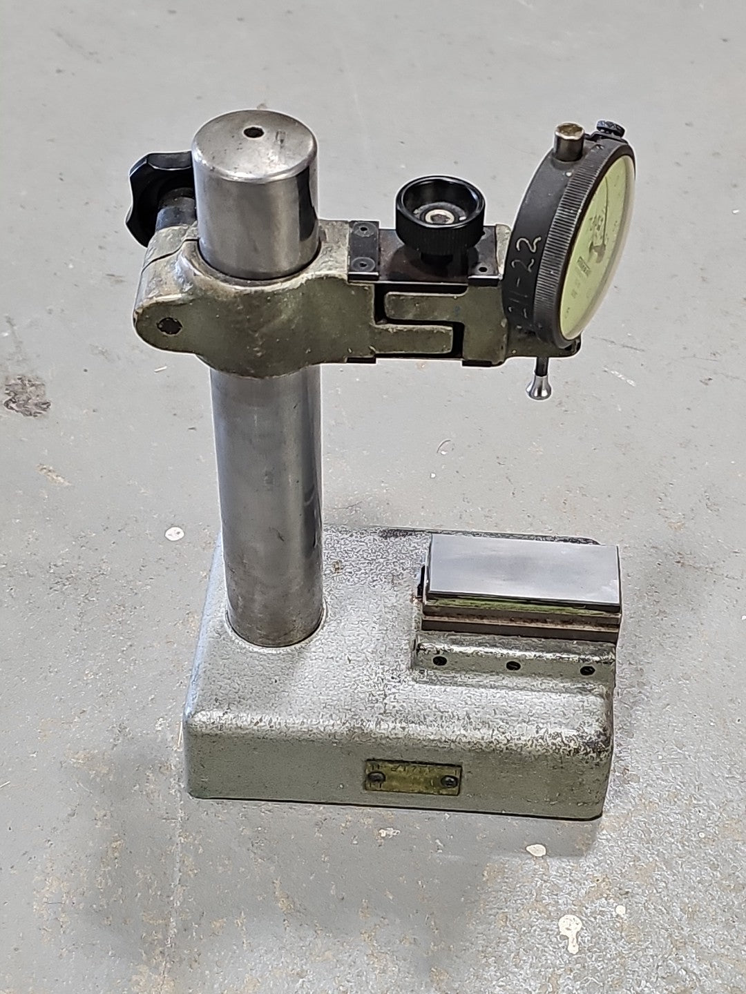 CARY Indicator Stand No 10155 with Federal IDS-183 Dial Indicator