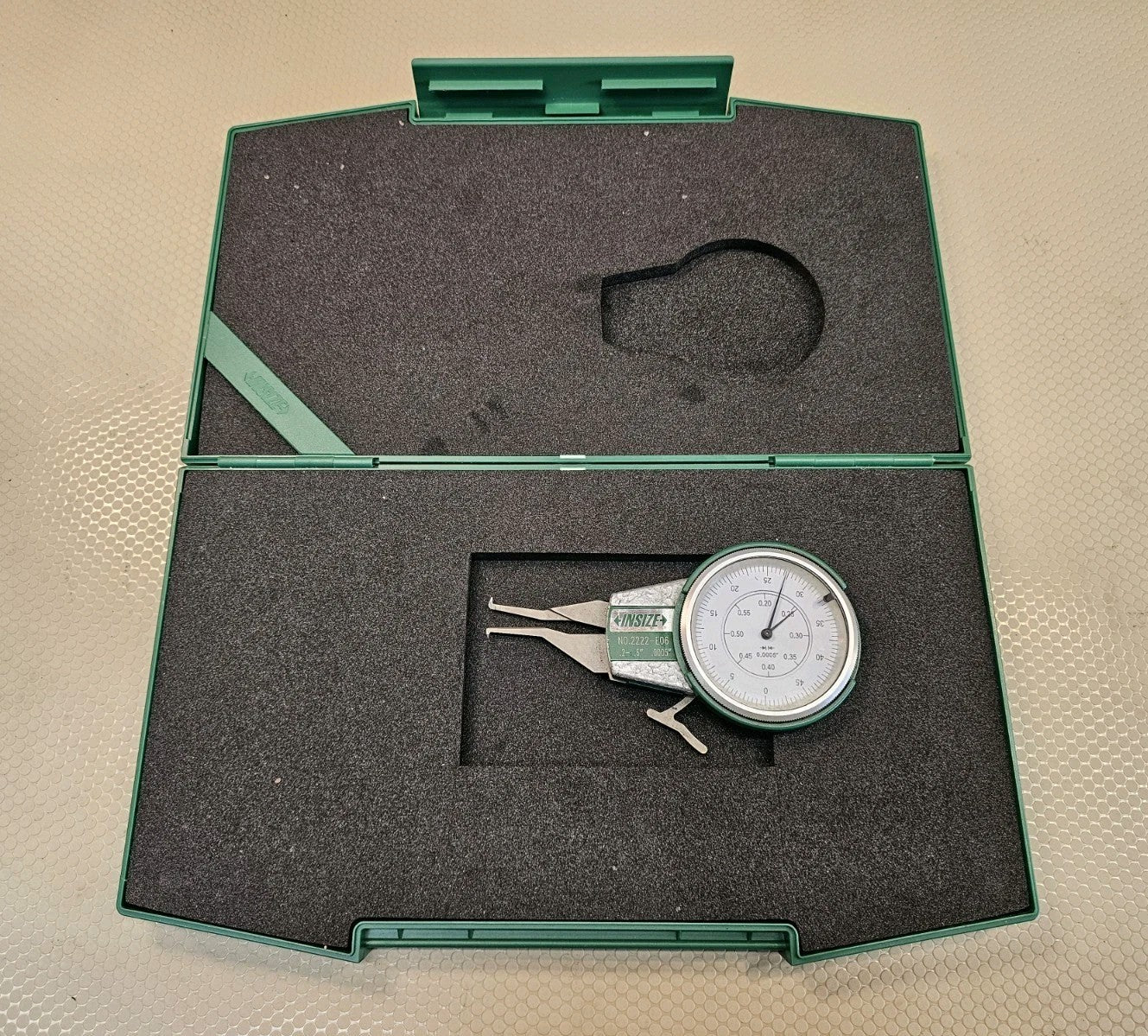 INSIZE 2222-E06 Internal Dial Caliper Gage 0.2-0.6" Graduation 0.0005" *MINTY*