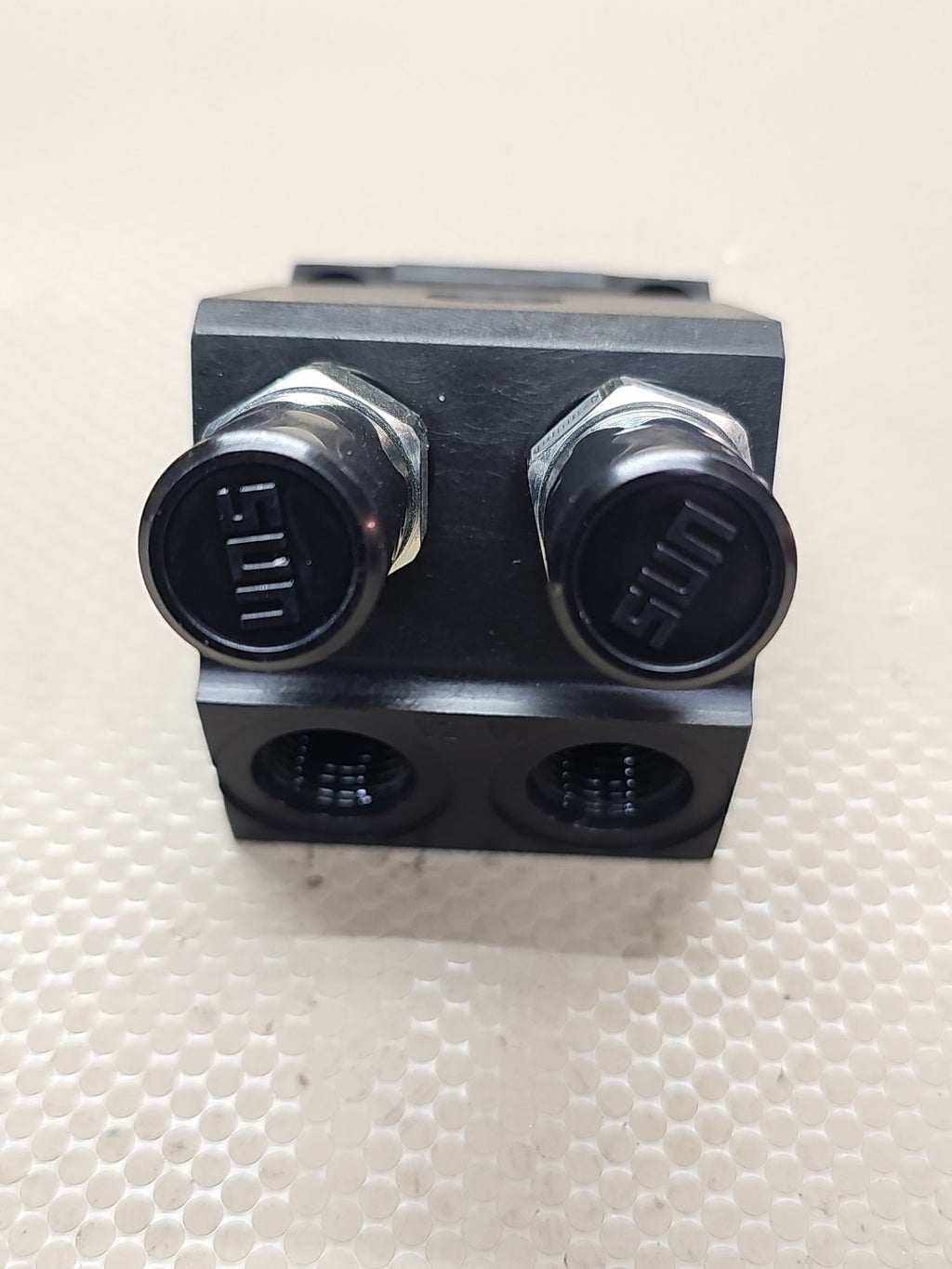 Sun Hydraulics Valve , C/B Dual 1M - 4M 2EY2-AG