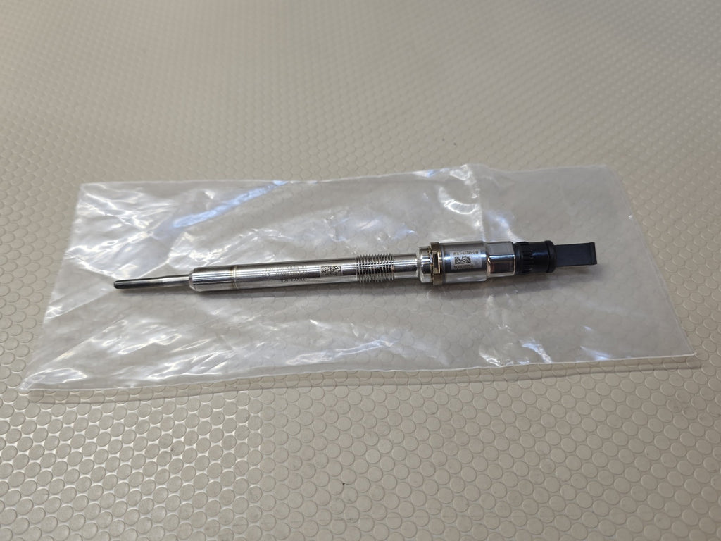 ONE OEM NEW 2011-2014 VW Volkswagen Jetta TDI CJAA Engine Glow Plug GENUINE OEM