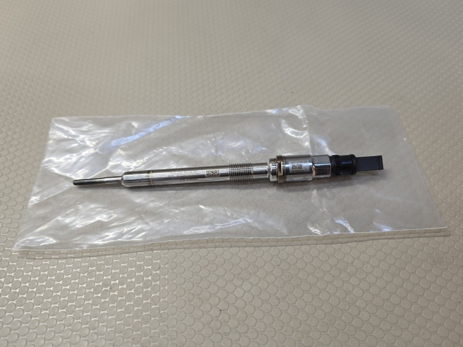 ONE OEM NEW 2011-2014 VW Volkswagen Jetta TDI CJAA Engine Glow Plug GENUINE OEM