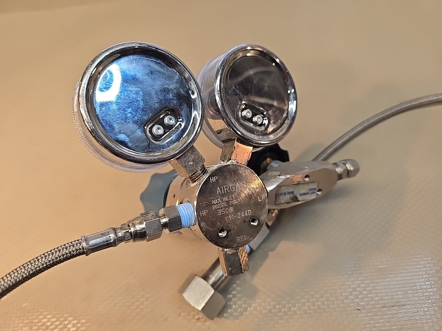 Airgas® Y11-244D, Single Stage Analytical Cylinder Regulator