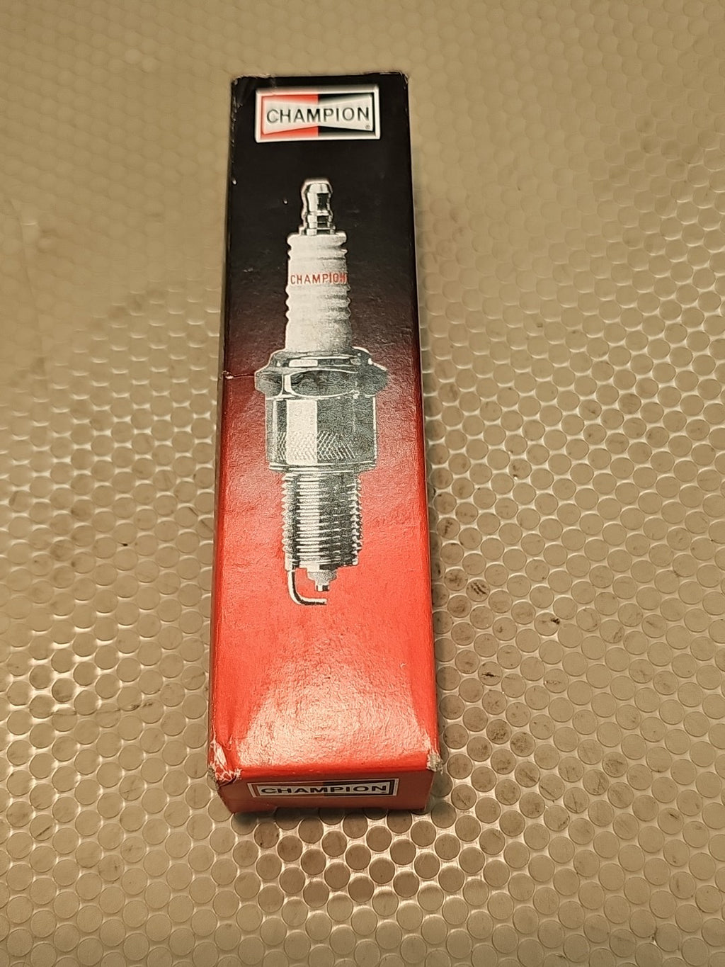 Champion Spark Plugs  583 RHM83N NOS