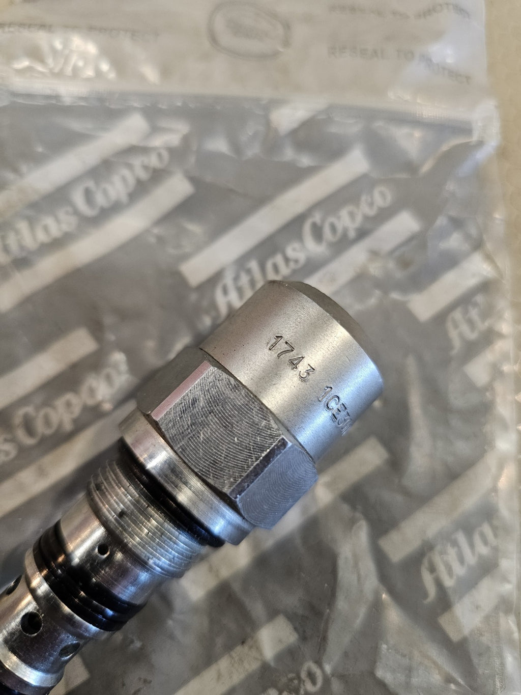 New Parker Danfoss 1CE300F35S8 Cartridge Valve Pilot Valve Epiroc