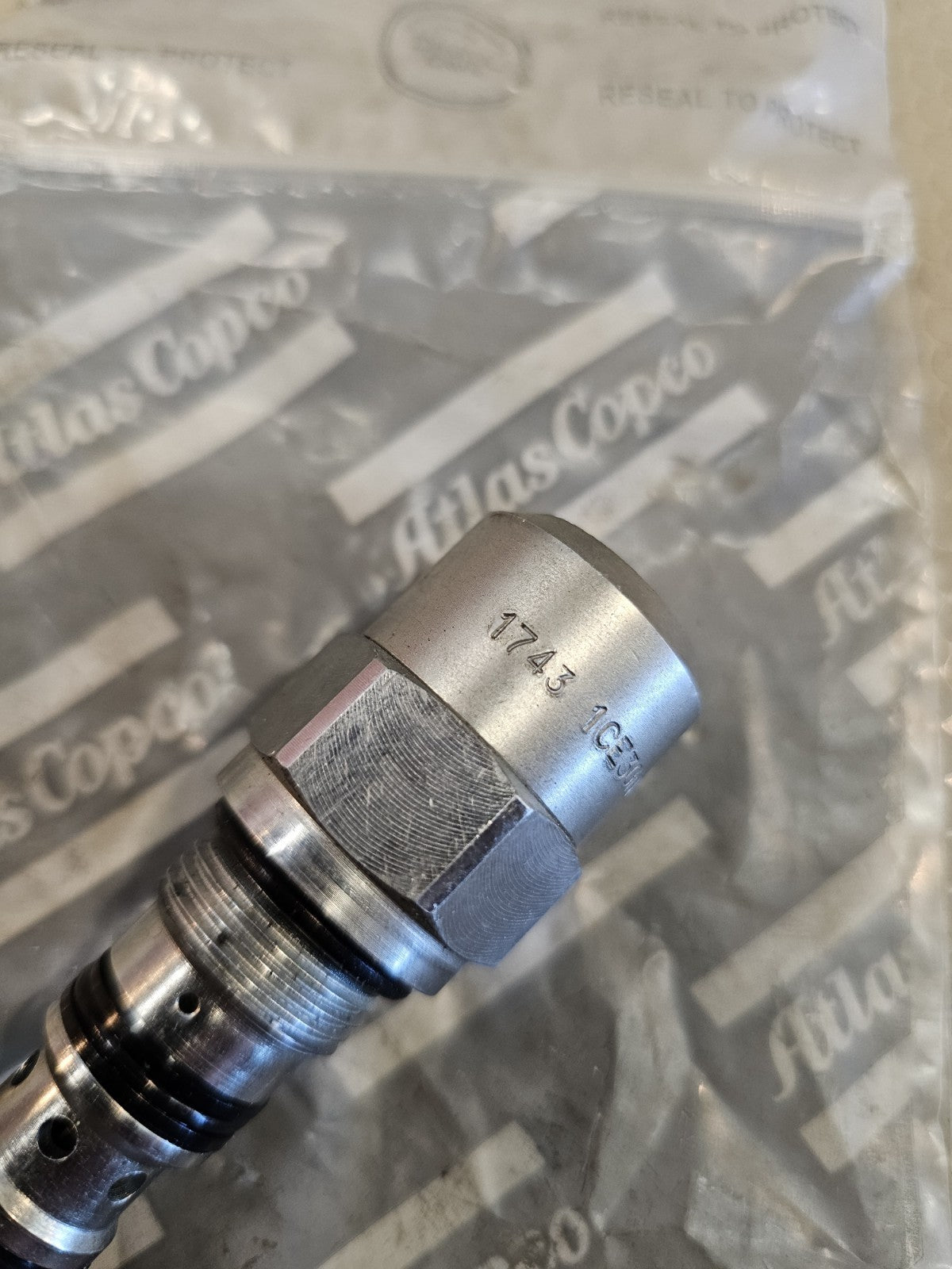 New Parker Danfoss 1CE300F35S8 Cartridge Valve Pilot Valve Epiroc