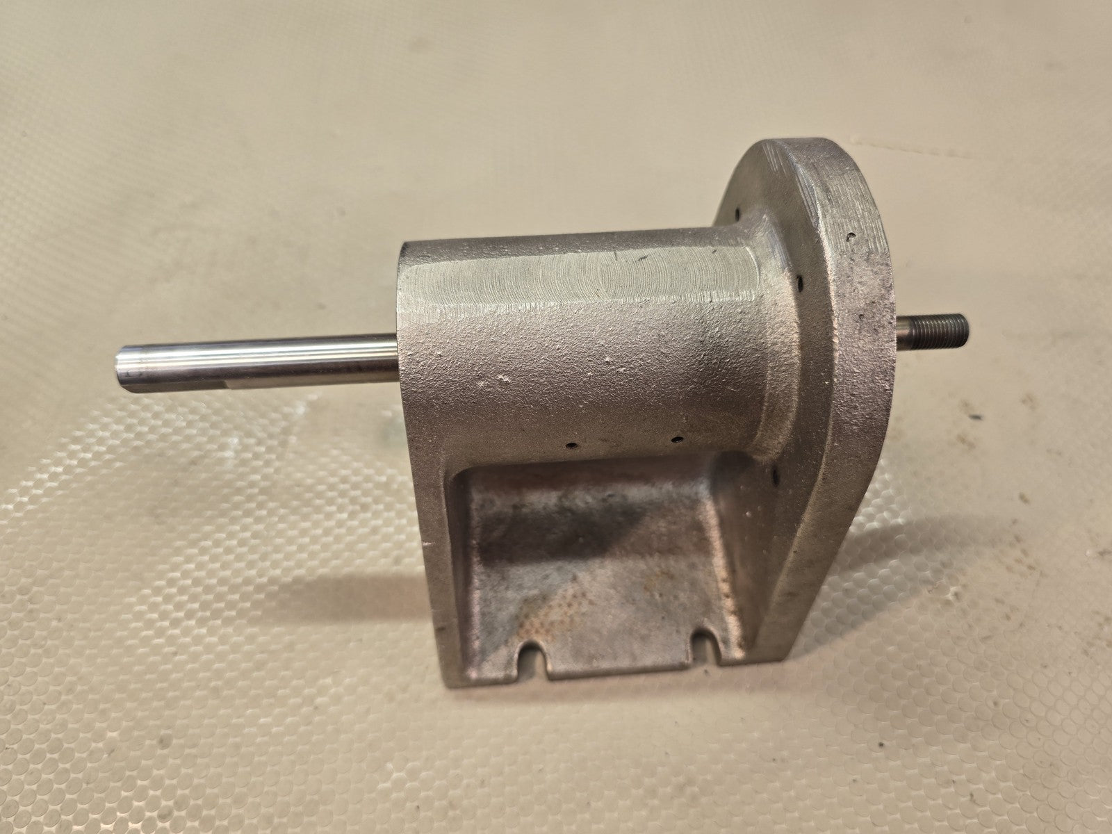 Cast Aluminum Flanged Shaft Mount Bearing Housing Assembly w/ Steel Shaft