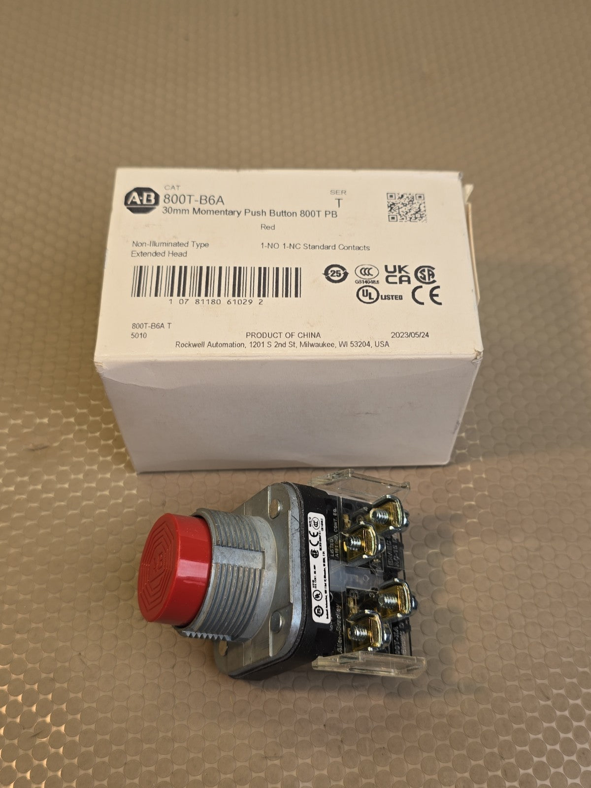ALLEN BRADLEY 800T-B6A Pushbutton Extended Head Type 4, 13 Red Ser T