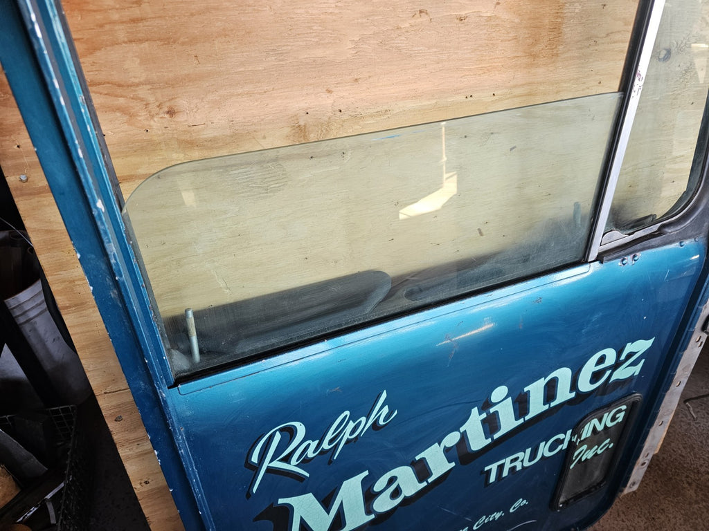 KENWORTH W900 DOOR ASSEMBLY OEM FRONT RIGHT PASSENGER