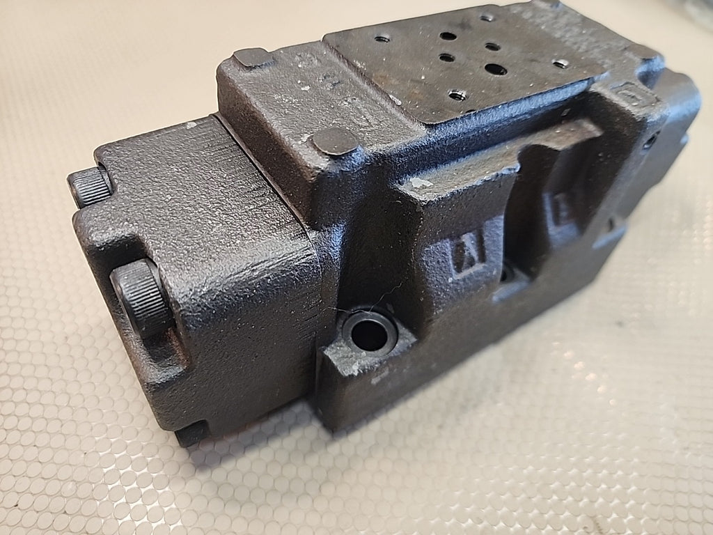 Denison A3D03 35 A46 0503 20D1W01338 Valve A3D03 35 A46 0503
