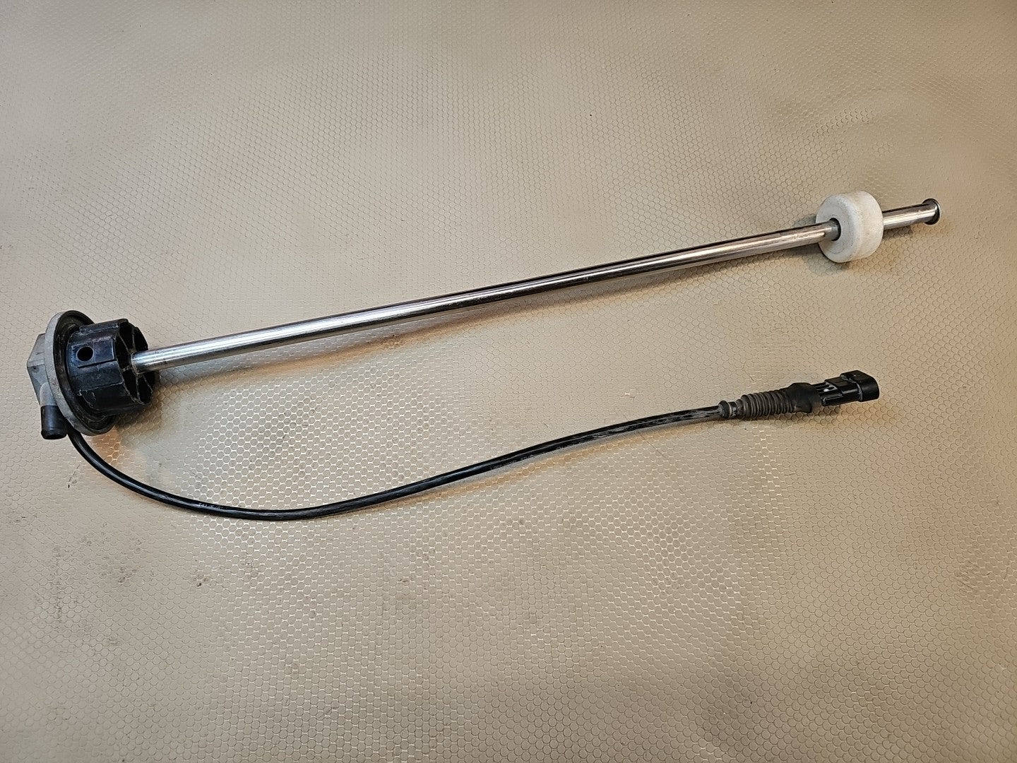 Peterbilt 350247WMA Sensor  Level/Temp, 21260AA PACCAR 