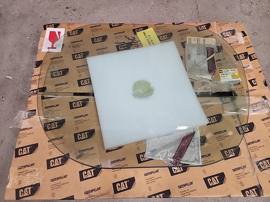 Front Door Glass 258-4011 2584011 For Caterpillar CAT Loader 246C 256C 262C OEM