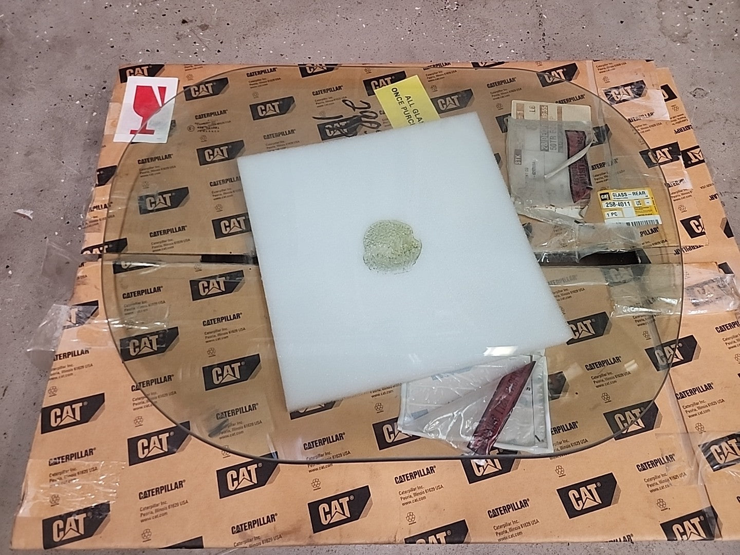 Front Door Glass 258-4011 2584011 For Caterpillar CAT Loader 246C 256C 262C OEM