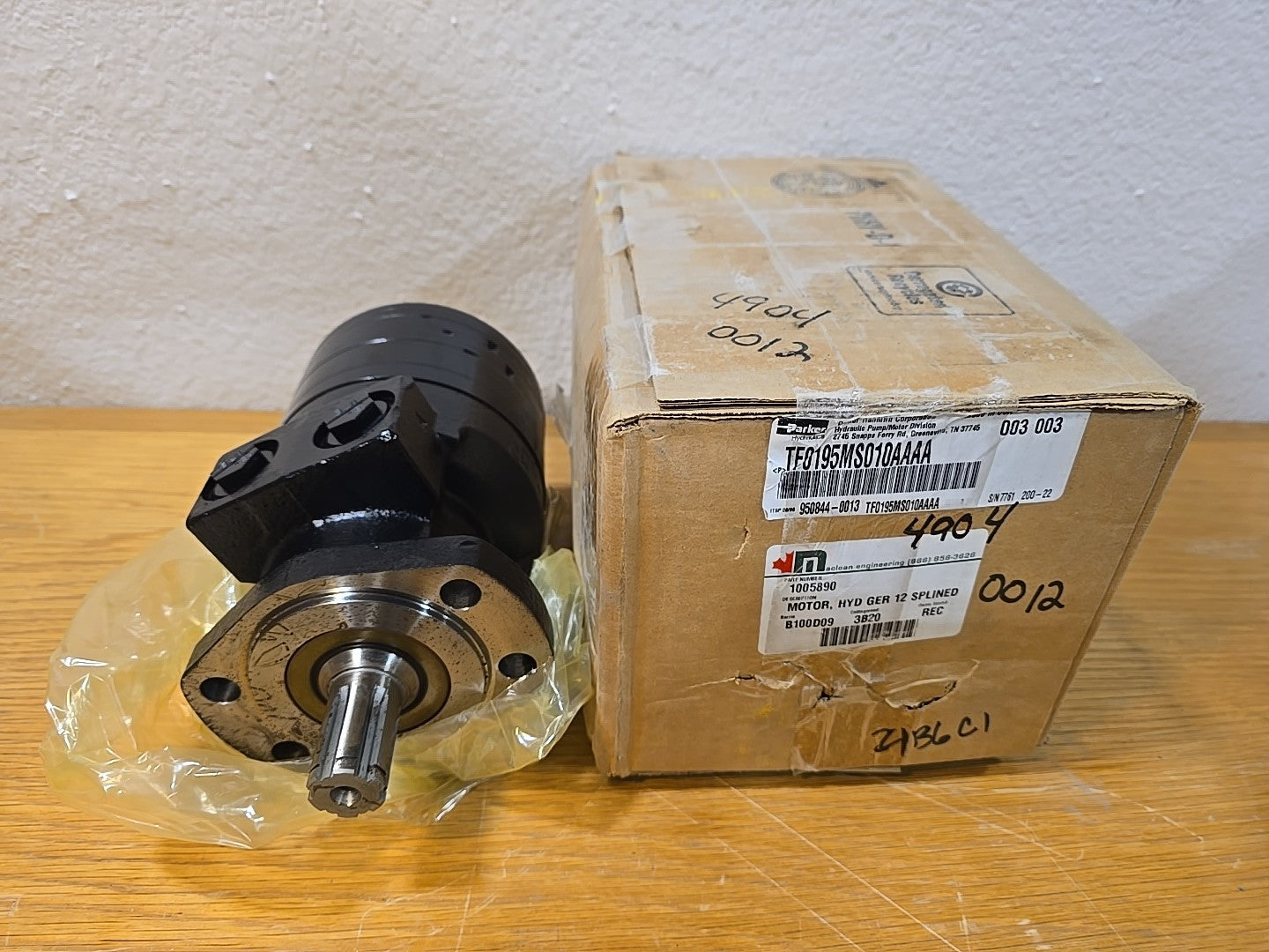 Parker Hydraulic Motor #TD0195MS010 AAAA Hyd Ger 12 Splined NEW In Box