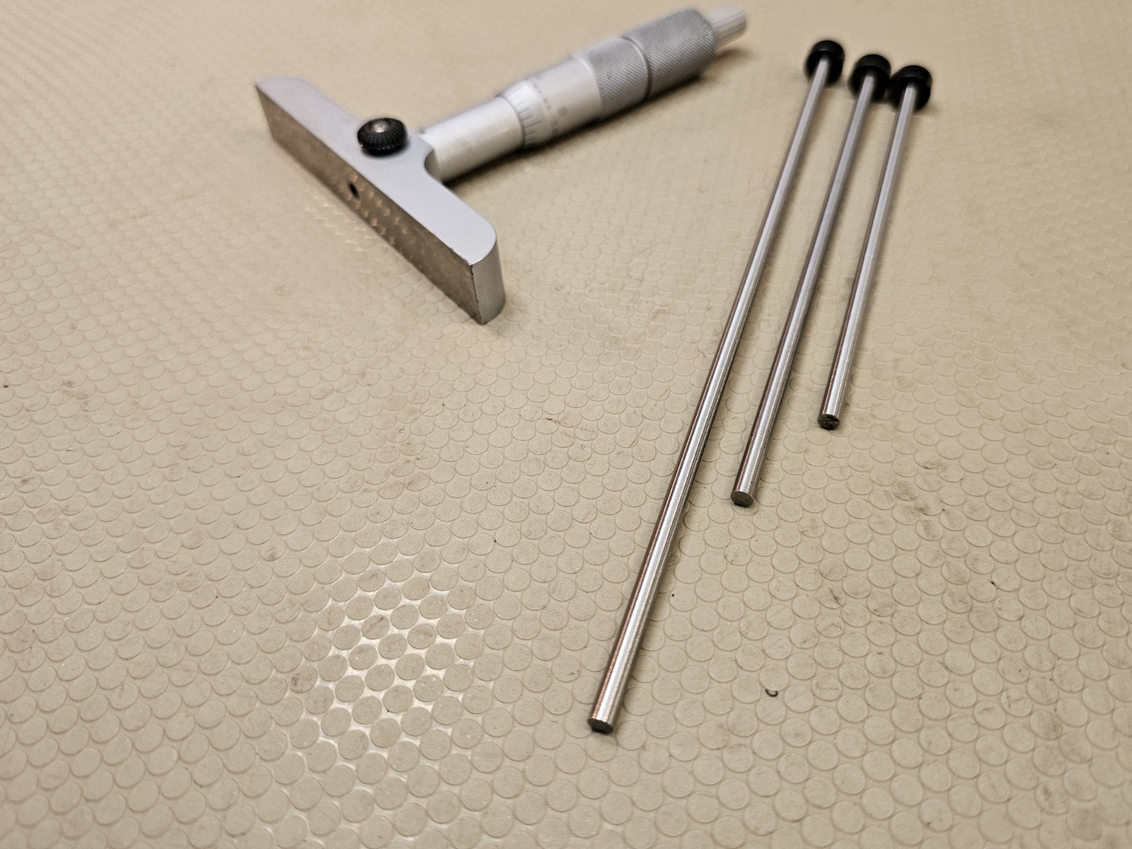 Mitutoyo 129-131 Depth Micrometer Set .001" Grad - DMC 4" Base With 3 Rods Long