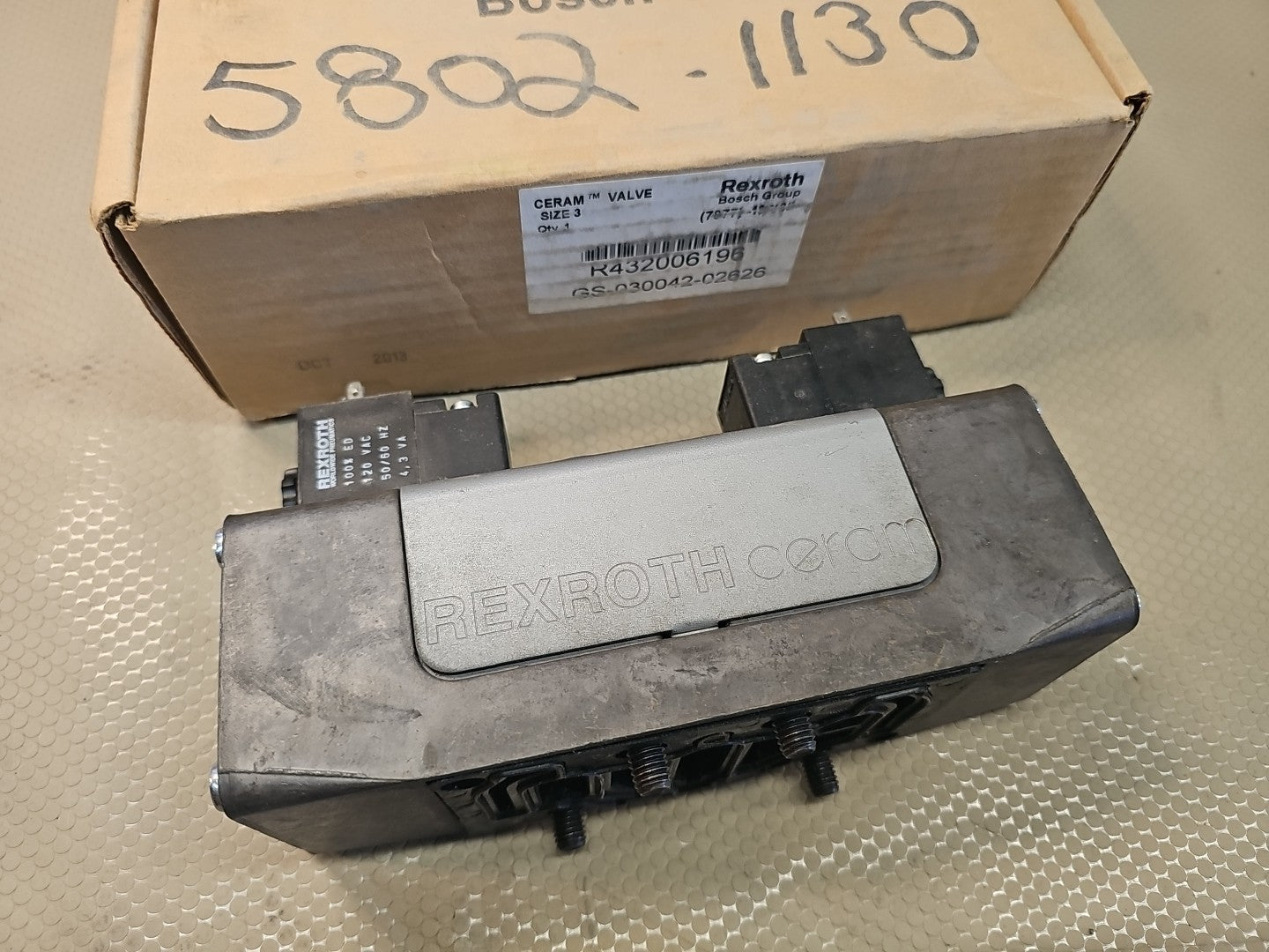 NEW OLD STOCK! REXROTH Valve R432006196