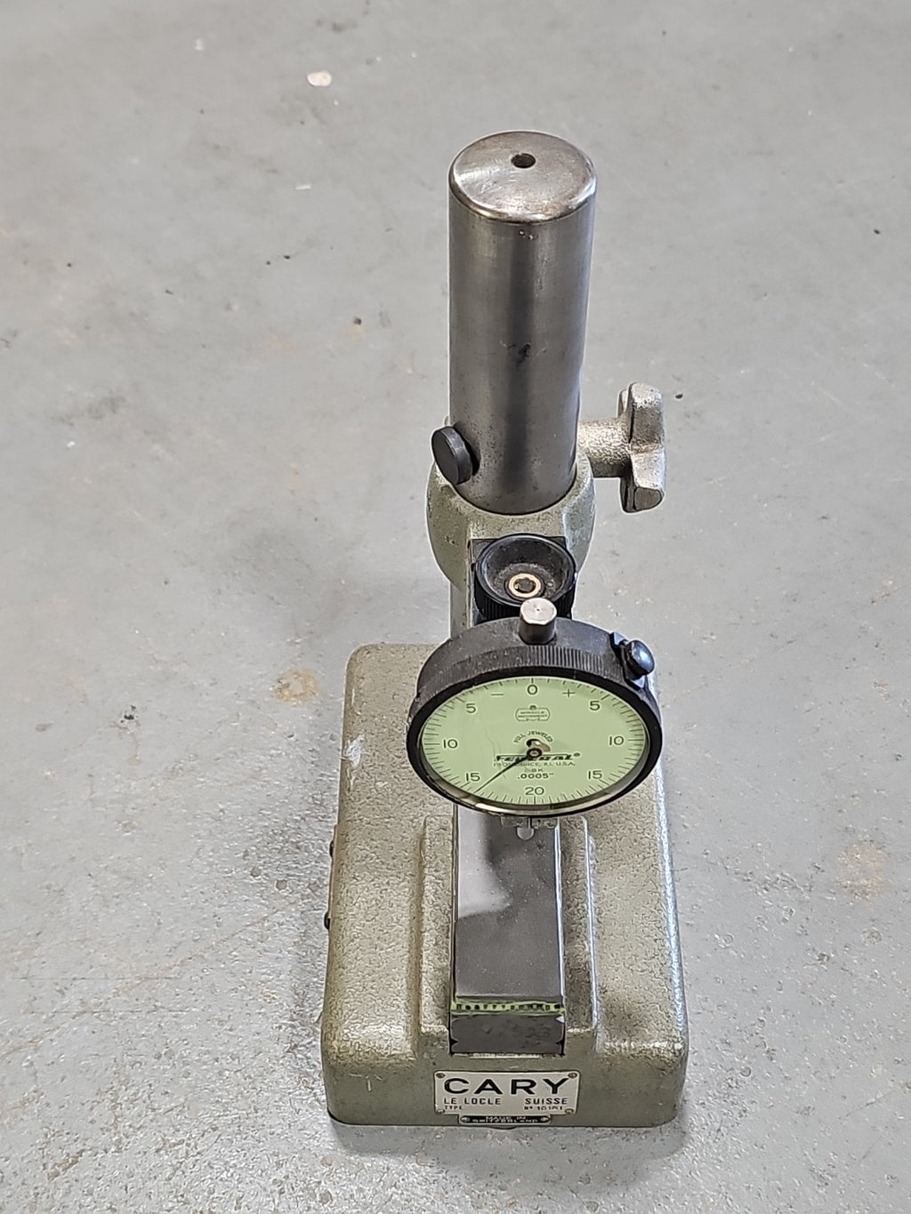 FEDERAL D6K DIAL MICROMETER 0.0005" ON CARY No 10151 STAND