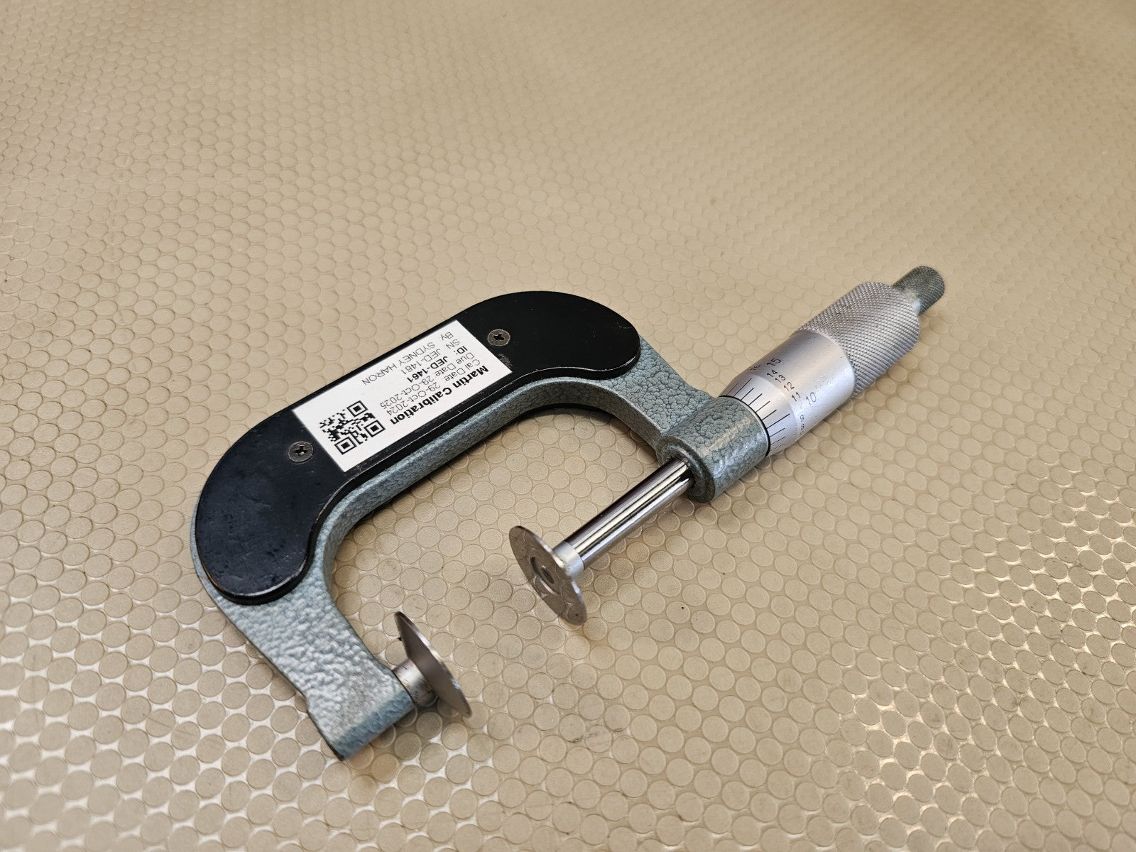 MITUTOYO 1-2 Inch DISC-FLANGE MICROMETER NO 123-126
