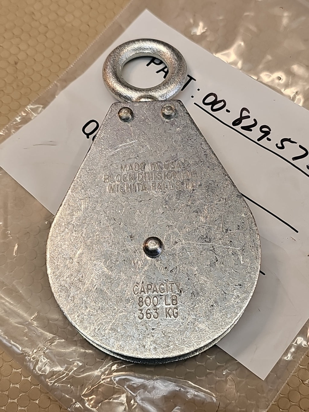 Block Division Swivel Eye Pulley Block 800 lb cap 363 kg