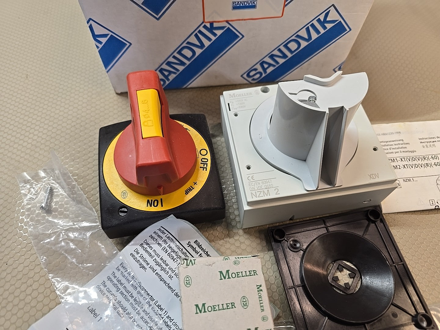 NEW NZM2-XdVR. EATON/Moeller. rotary handle FOR NZMB2 AND NZMN1  NS2 FULL SET