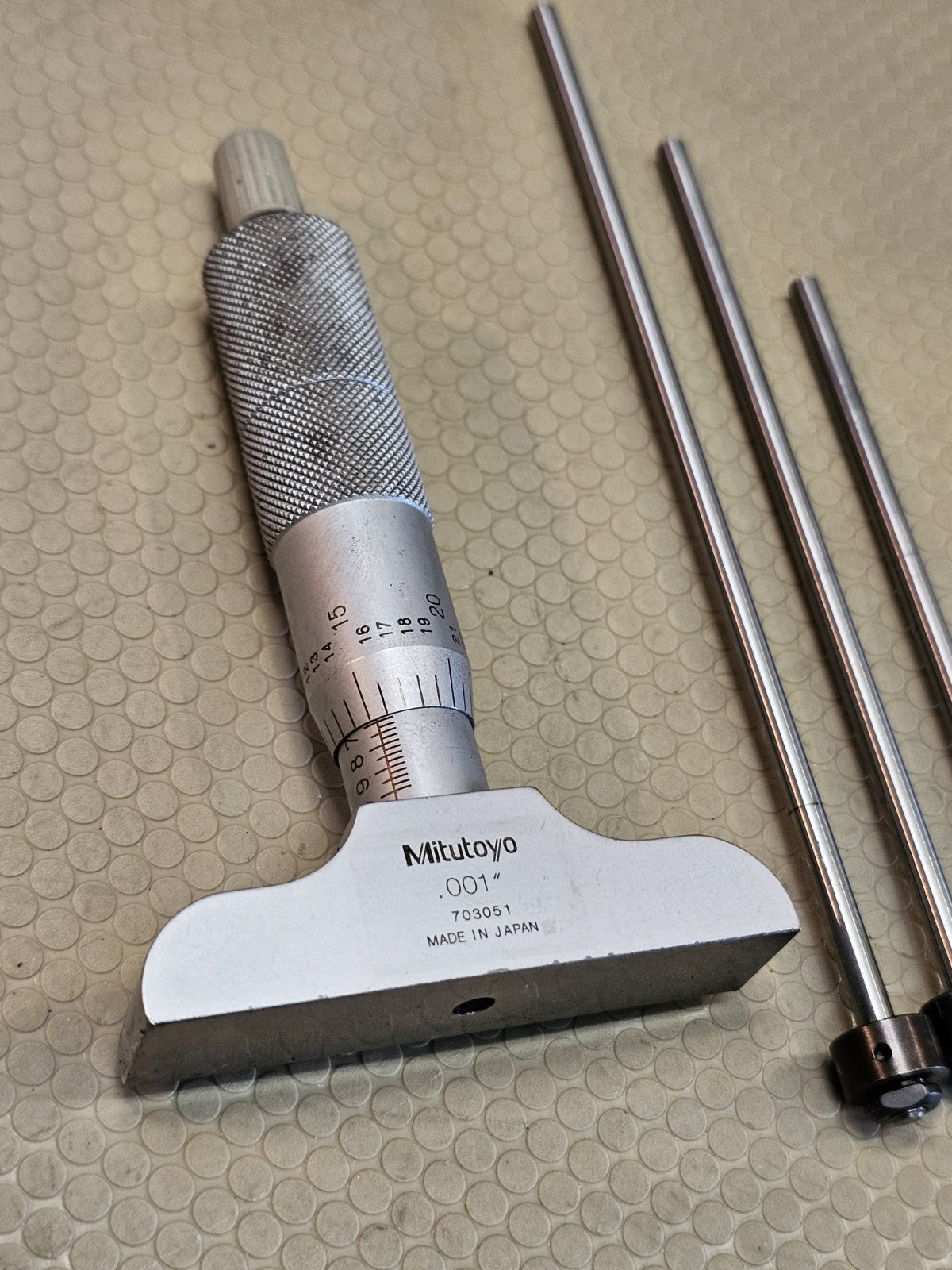 MITUTOYO DEPTH MICROMETER 129-131 2.5 Inch Base with 3 rods MADE IN JAPAN