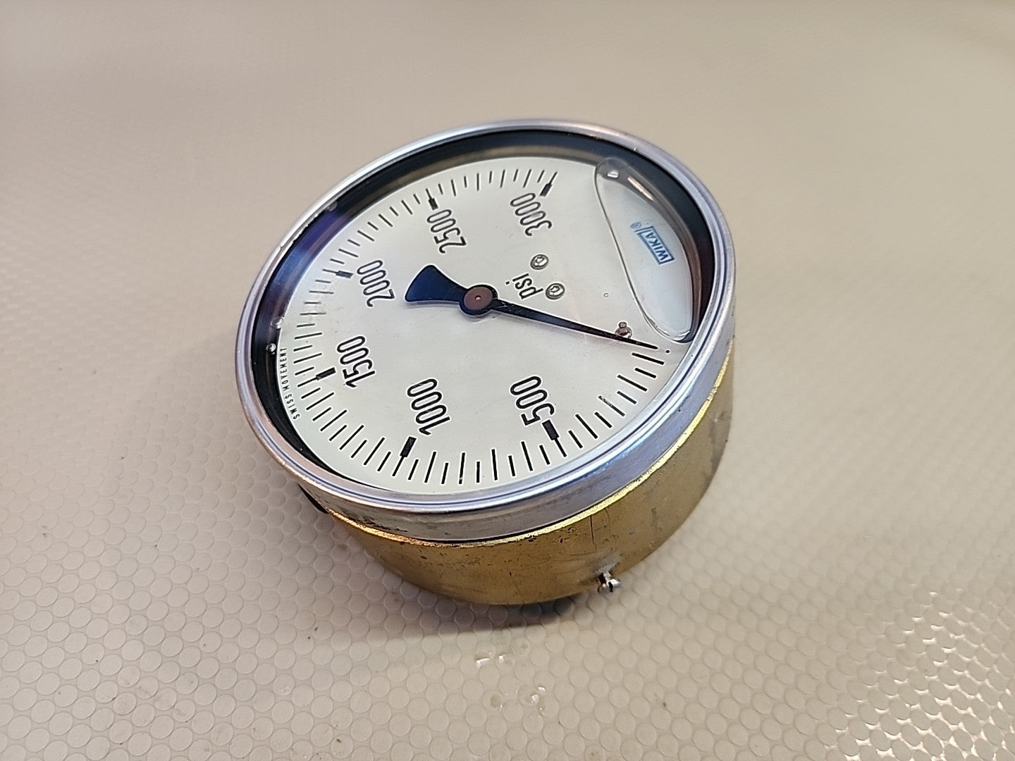 WIKA PRESSURE GAUGE 213.53 4" 0-3000 PSI 1/4" NPT LM 9698215 