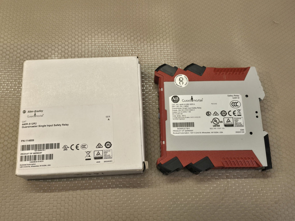 Allen Bradley 440R-S12R2 Ser A Safety Relay *NEW*