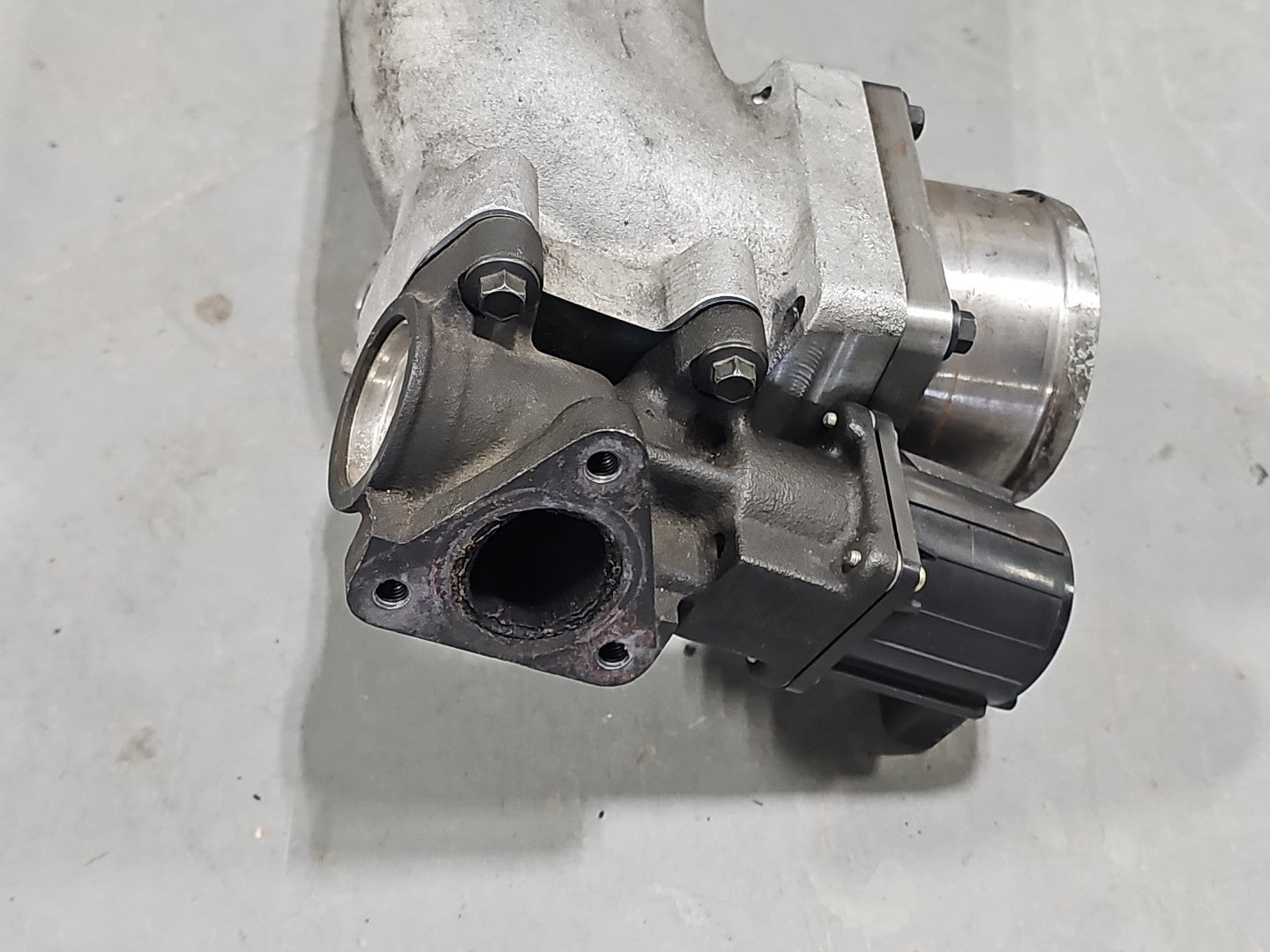 International DT466E Intake Manifold Tube