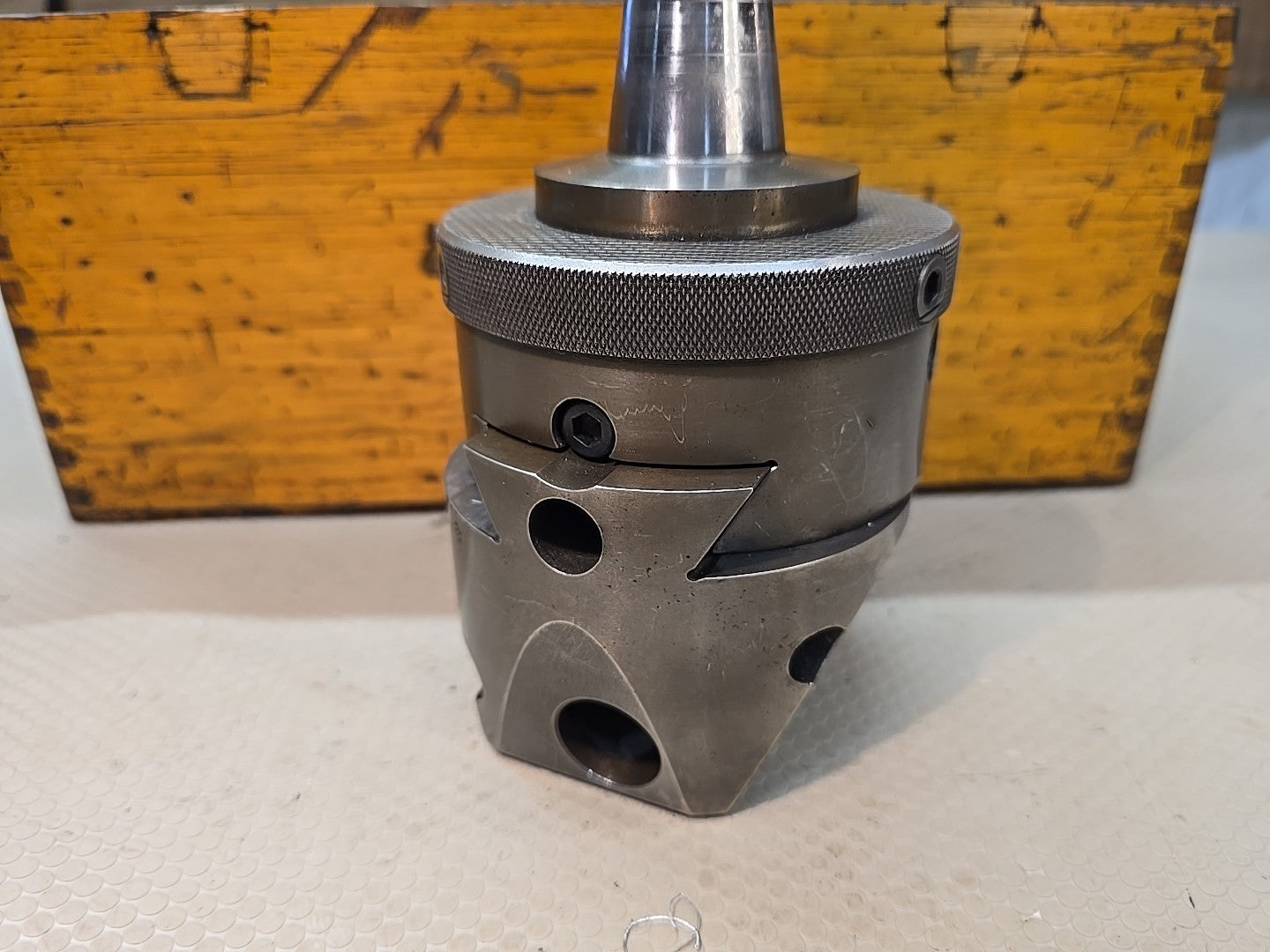 Enco Gamet R8 Boring & Facing Head 3/4" Bar + Wood Case + Tooling Diameter Body