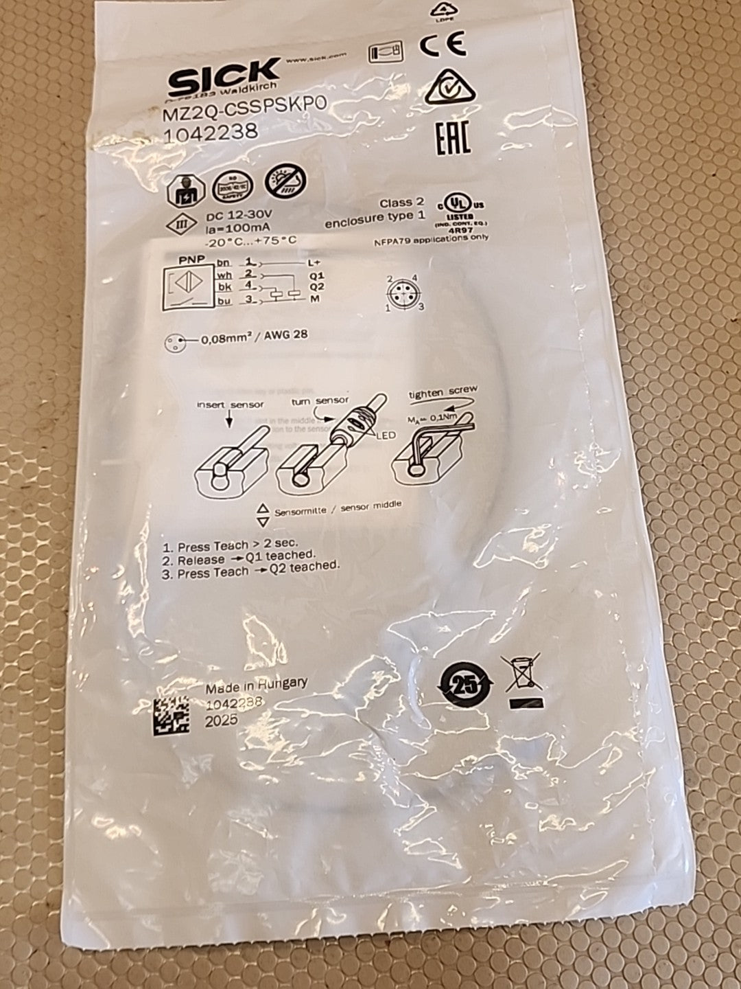1pcs New SICK sensor 1042238 MZ2Q-CSSPSKP0 1650
