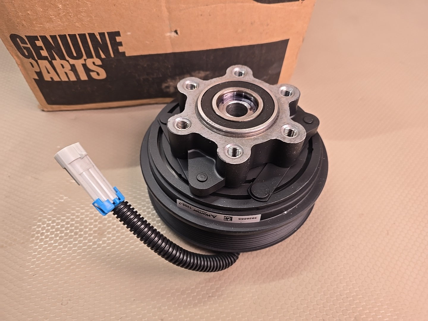 Cummins 3928865 - Genuine  OEM Engine Cooling Fan Clutch For Series B5.9 Engines