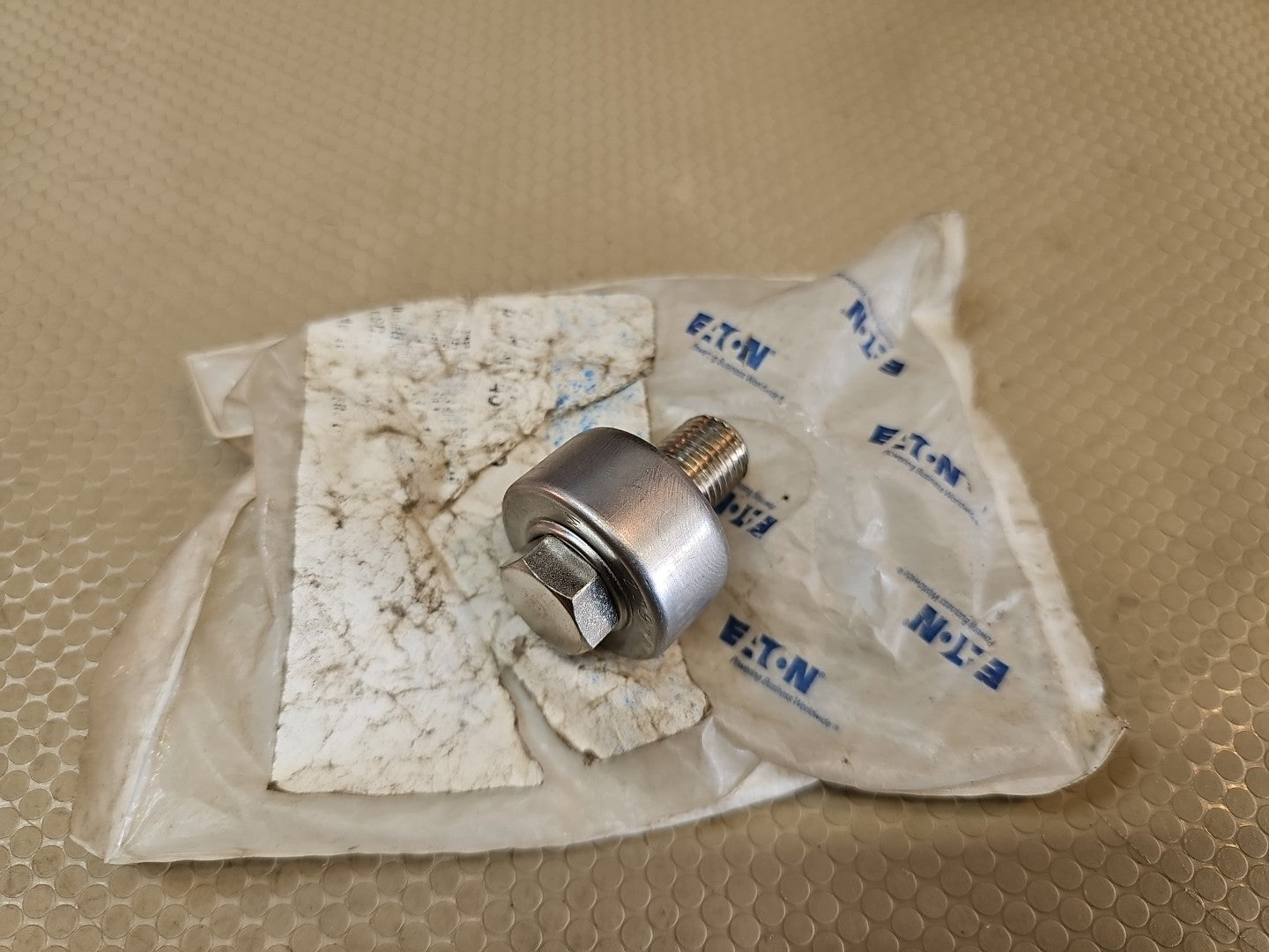 NEW 4304602 EATON BREATHER CAP FITTING