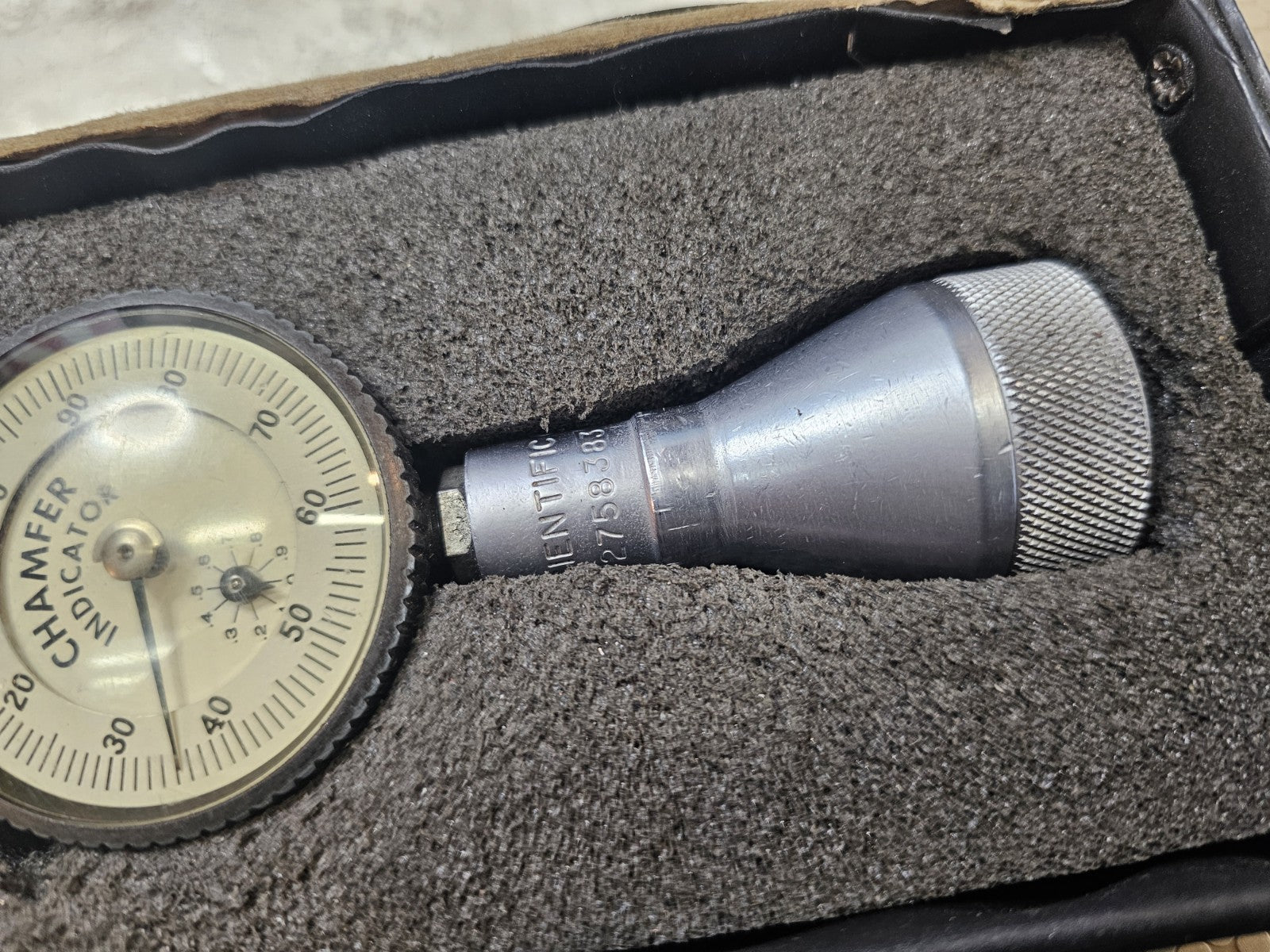 Acme Scientific 0°-90° Range Dial Indicator Chamfsr Gage + Case Starrett Sharp