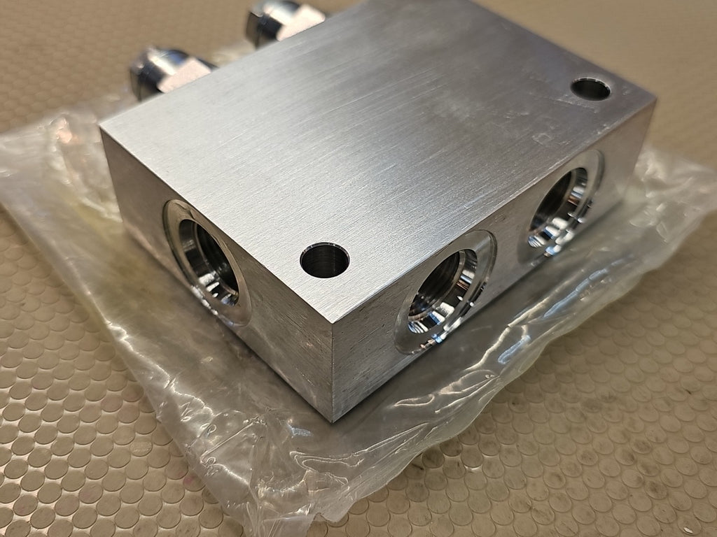 Sun Hydraulics YGJ 2JF3-AA Valve Block Assembly 
