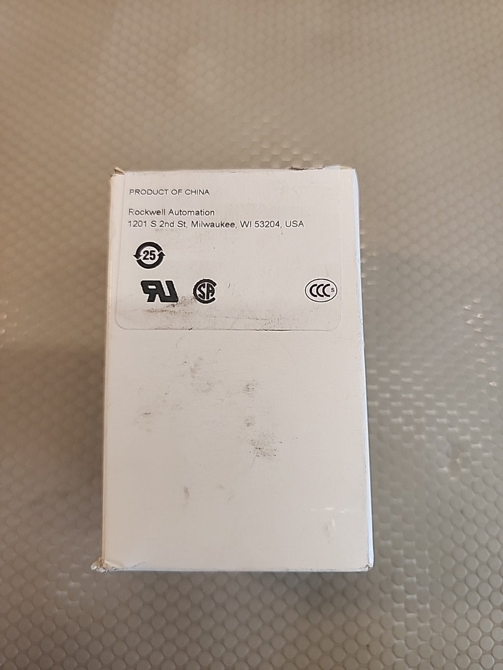NEW SEALED Allen-Bradley 800T-A2 30mm Flush Head Momentary Push Button Black OEM
