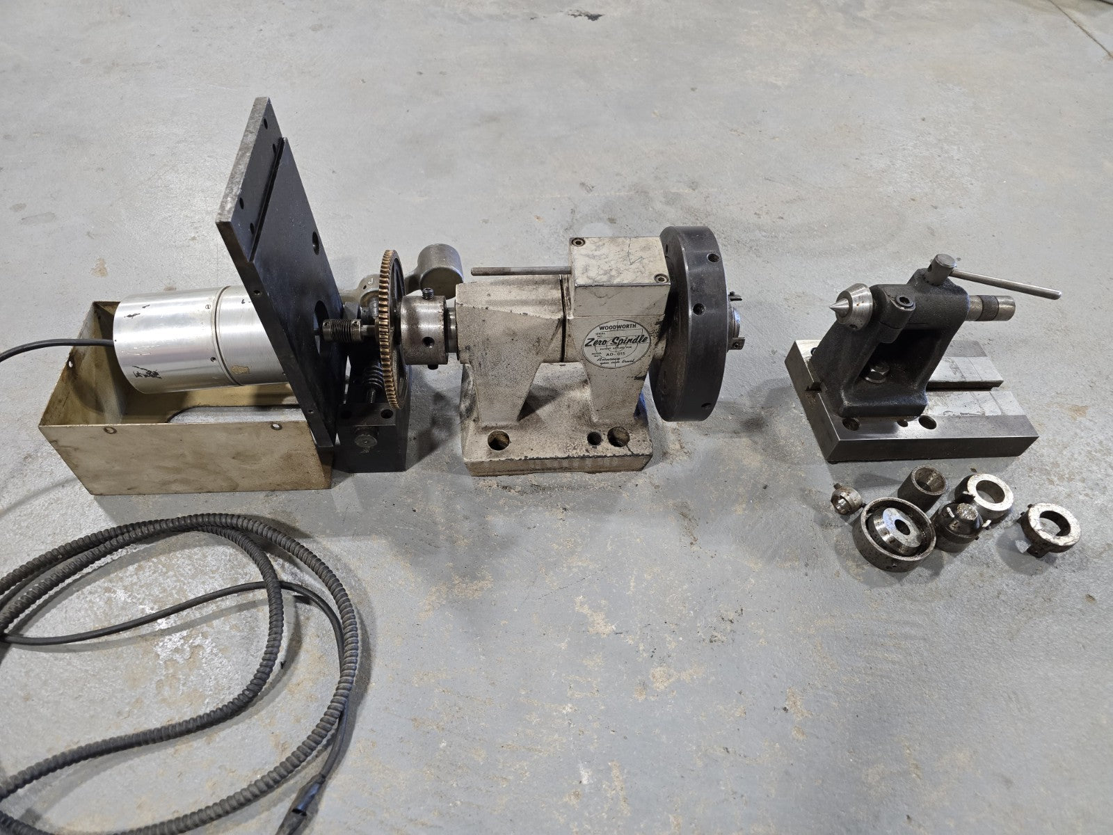 ZERO SOUTHERN GAGE  SYSTEMS SPINDLE FIXTURE MODEL AD-015 - USA Bench CENTER LOT