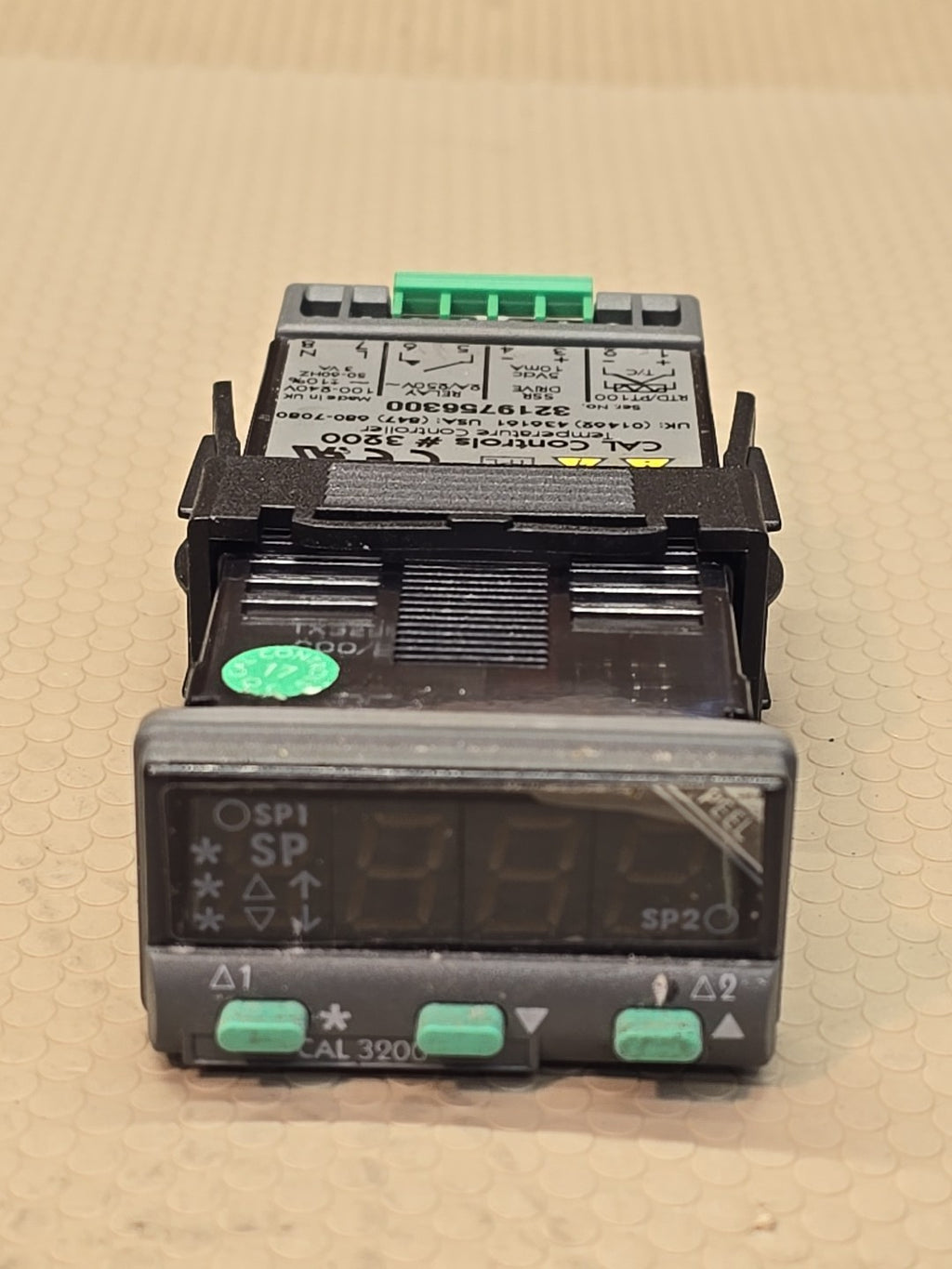 CAL CONTROLS TEMPERATURE CONTROLLER 3200