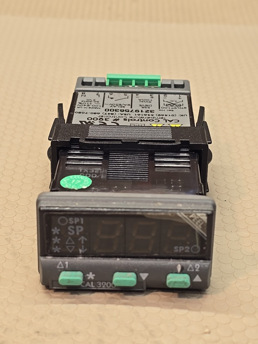 CAL CONTROLS TEMPERATURE CONTROLLER 3200