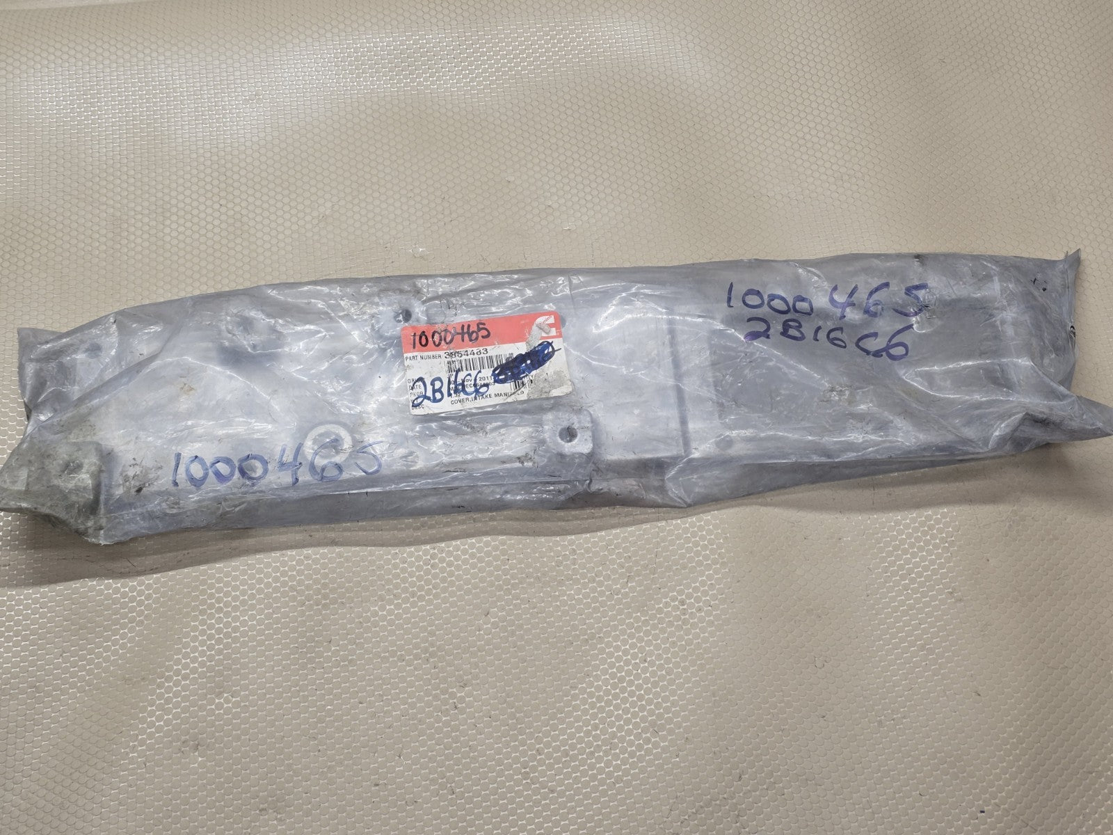 Cummins INTAKE MANIFOLD COVER 3864483 Genuine OEM