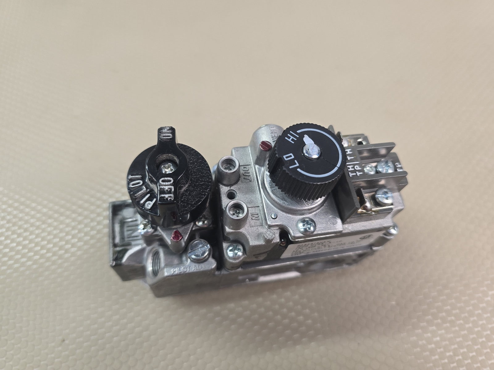 Robertshaw 770-826-497 7000MVRB-5-LC Millivolt Gas Valve Hi-Lo *For Parts*