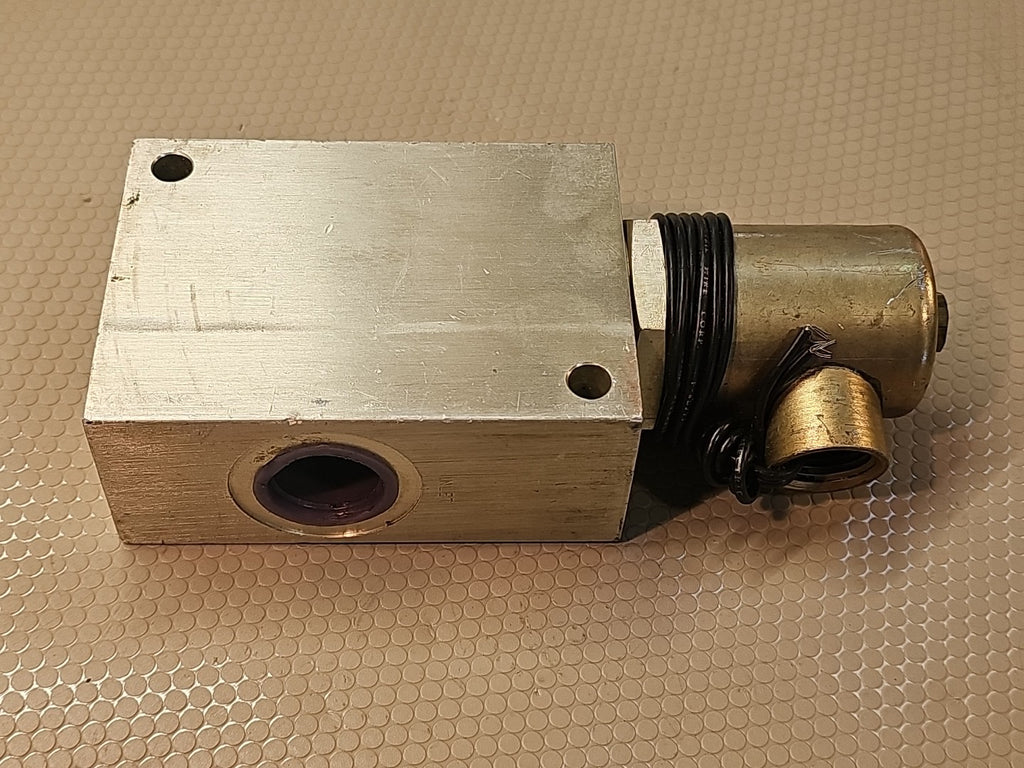 Teledyne CAT. NO. 965-A 3/4 D2 110VAC Solenoid Valve 60Cyc 3000 PSI 16.5W