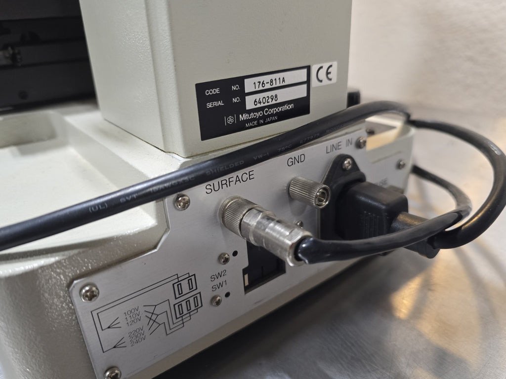 Mitutoyo Toolmakers Microscope TM 176-811A With 176-203 Twin Illumination *MINT*