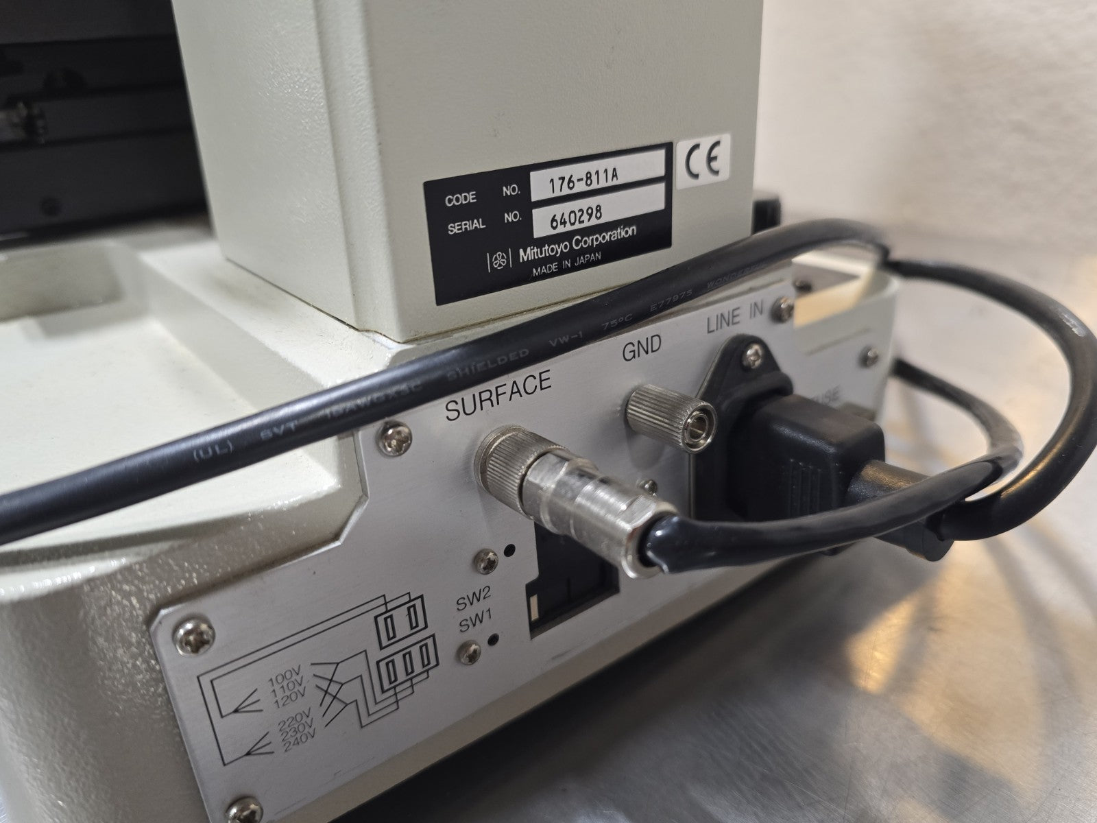 Mitutoyo Toolmakers Microscope TM 176-811A With 176-203 Twin Illumination *MINT*