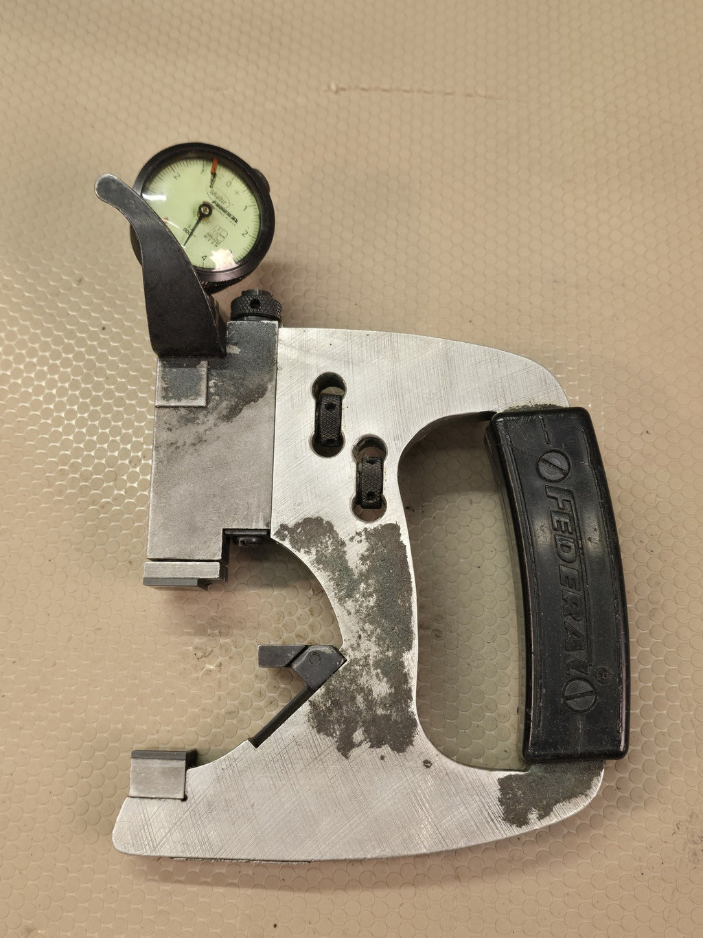 Federal 300P-2 Dial Snap Gage 1-2" Range .0001" w/ 121 Indicator Mahr
