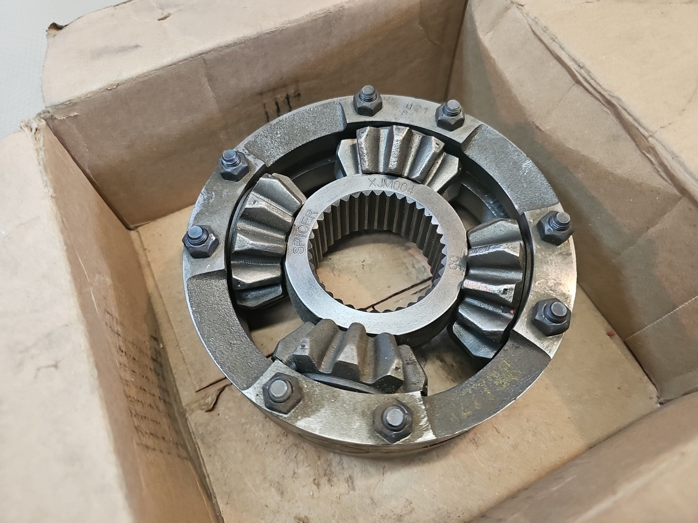 Genuine OEM 213608 New Eaton Dana Spicer DIFF ASSY $450 MSRP