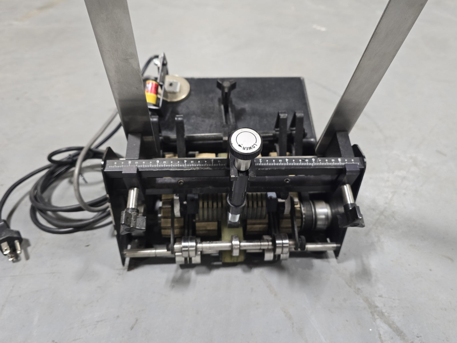 Streamfeeder Reliant 1500 Stream Feeder Product Feeder *Light Use*